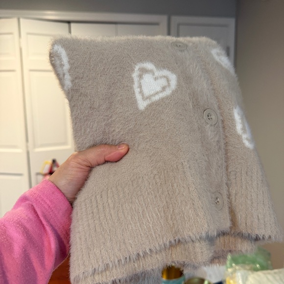 Bailey 44 Cozy Beige Heart Print Fuzzy Cardigan Soft Knit Sweater Cottagecore SM - Picture 10 of 10